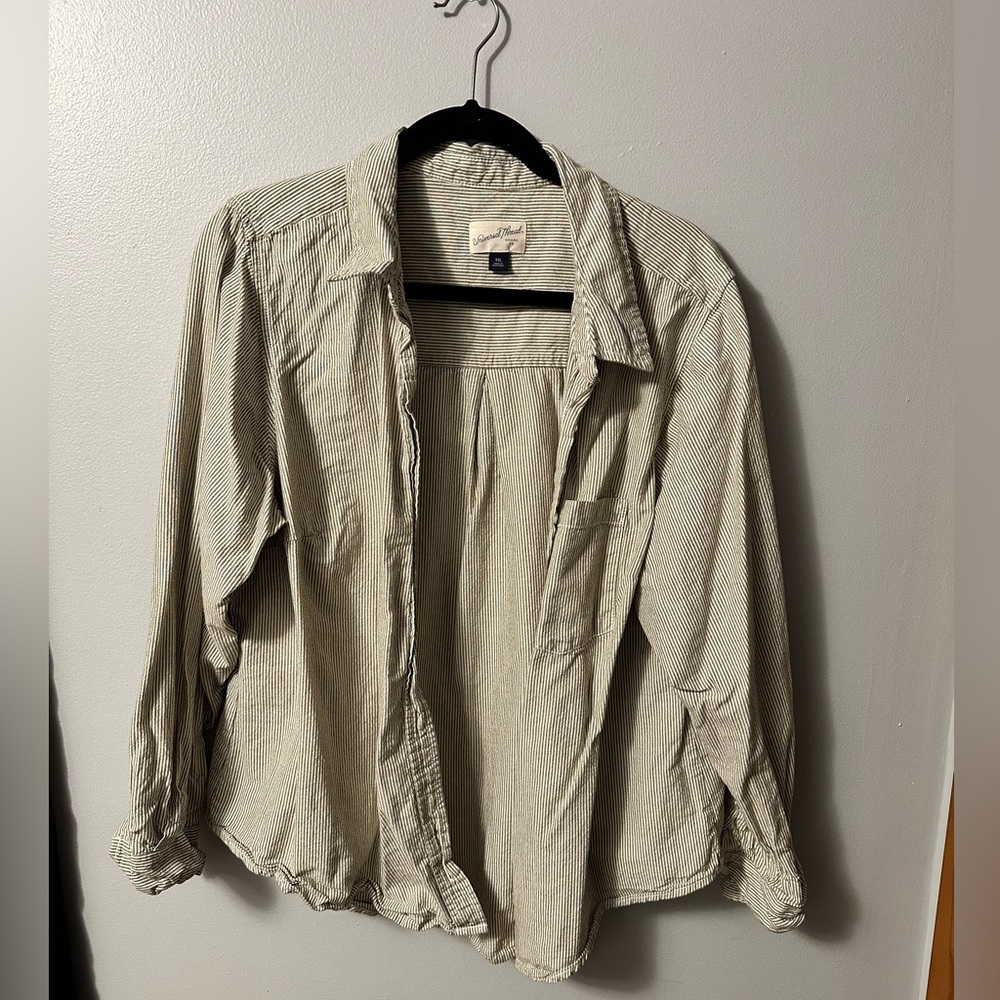Women’s button up shirt